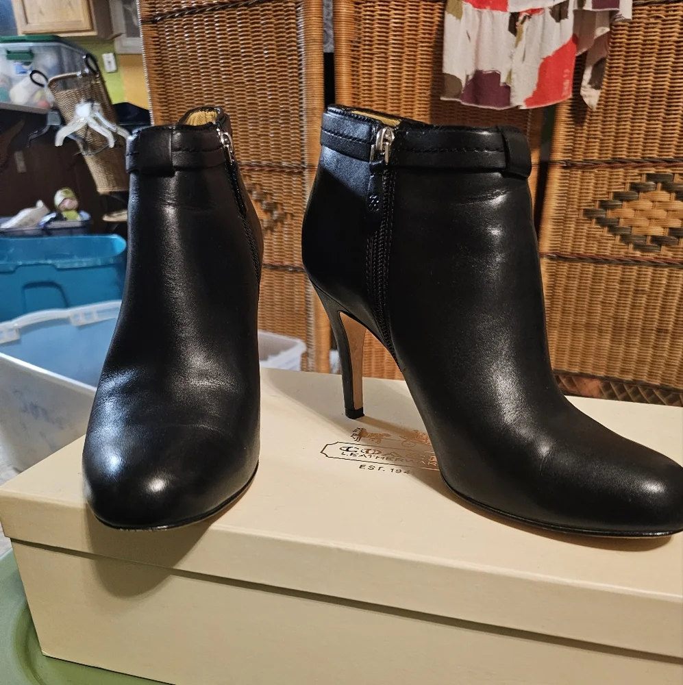 Coach leather Ankle boots - Picture 2 of 7
